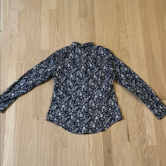 J. Crew Navy Floral Print Button-Down Shirt - Size 4 - Picture 7 of 7